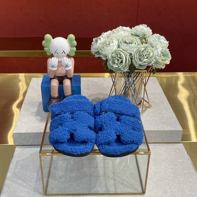 New fall/winter top-of-the-line versions for men and women. The recently popula