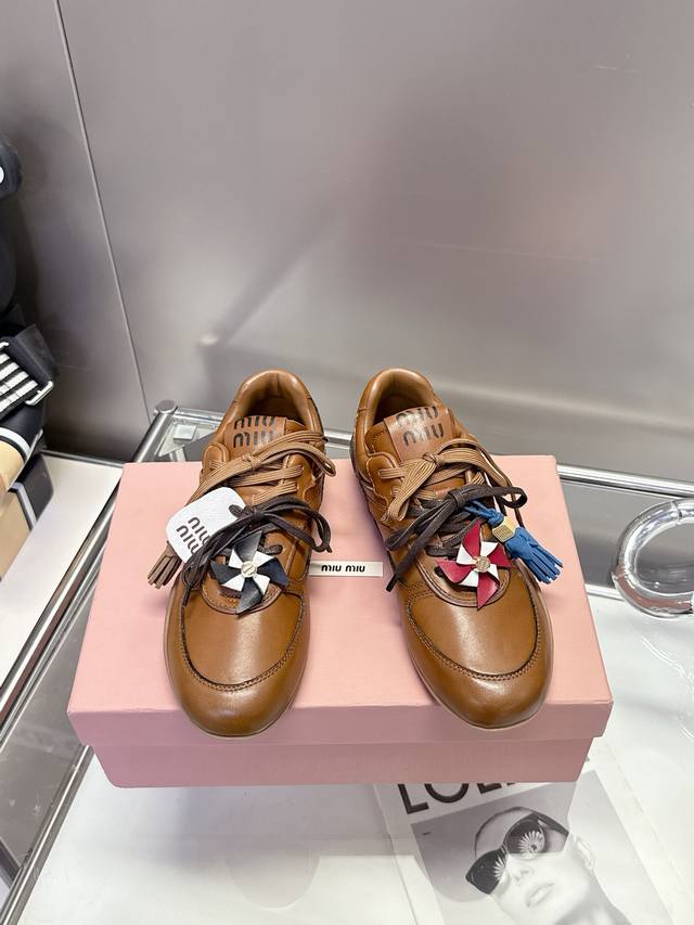 Retro New Chapter: Miu-style waxed calfskin shoes, reimagining fashion with met