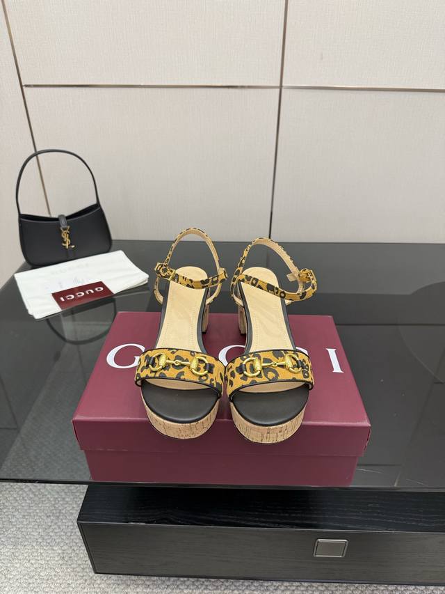 Gucci's latest 2025 platform sandals. These women's open-toe sandals showcase th