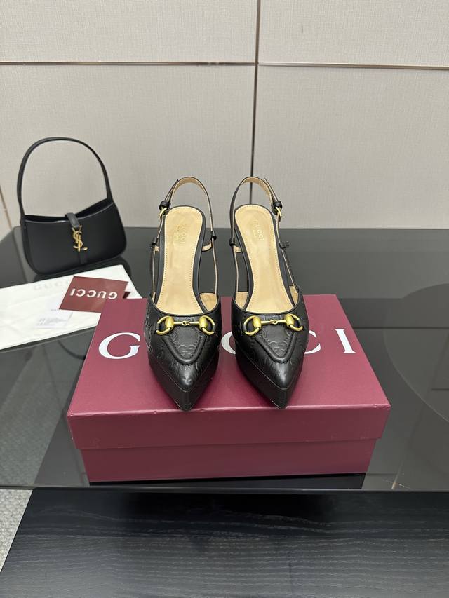 Gucci's latest 2025 platform sandals. These women's open-toe sandals showcase th