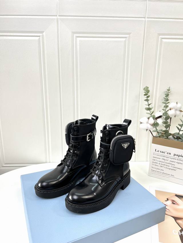 Sss re-launched Prada's latest short thick boots series Prada early spring T-sta