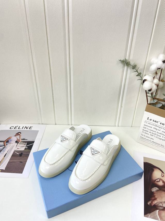 Factory batch Prada New loafers and slippers Low-key luxury slip-ons, the only