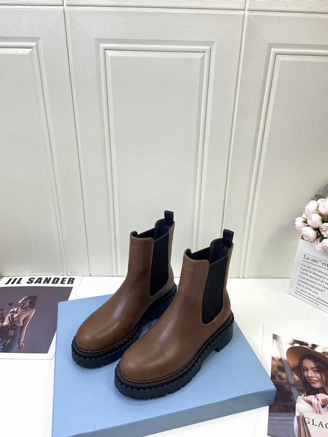 Factory p batch prada Fw24 New Arrival~ Prada's new autumn and winter Chelsea a