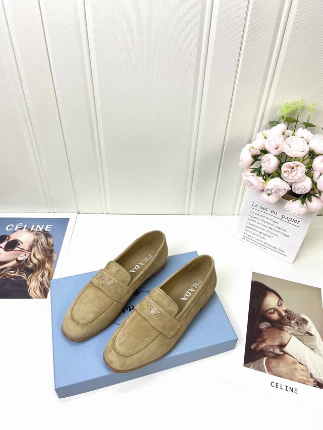 Factory p batch, top-tier purchasing version . Prada's new runway metal triang