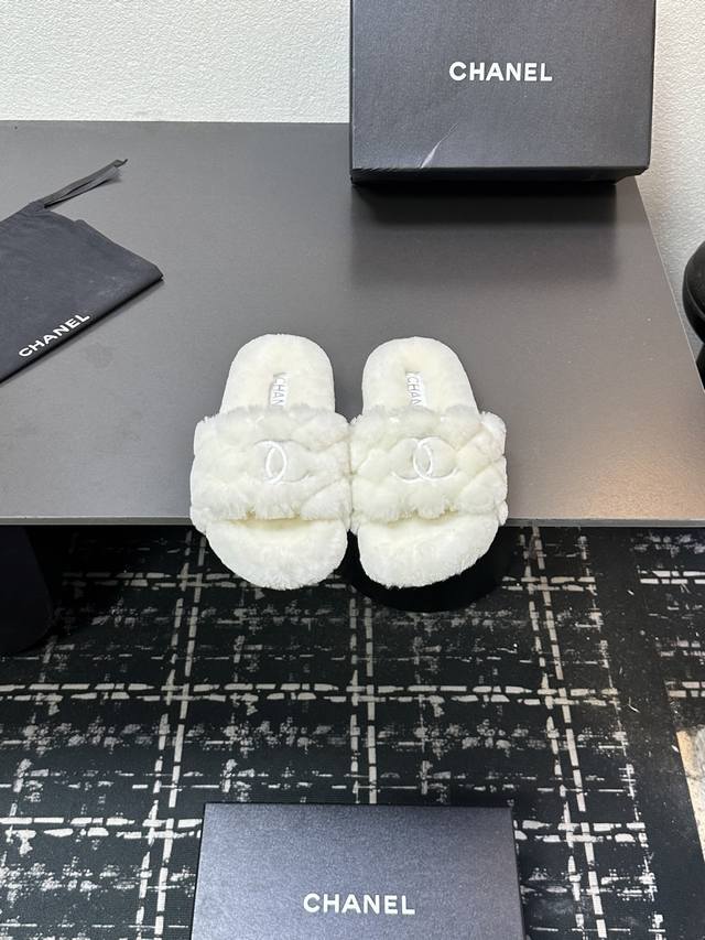 Chanel Chanel 2025 new autumn and winter lazy sheep real wool lazy slippers diam