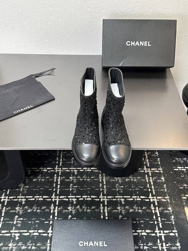 Chanel Chanel 2025S Autumn and Winter Series Thin Strap Hollow Electric Embroide