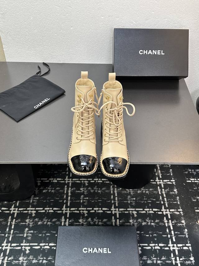 2025 Chanel ankle boots, a must-have for this autumn and winter season!! Chanel'
