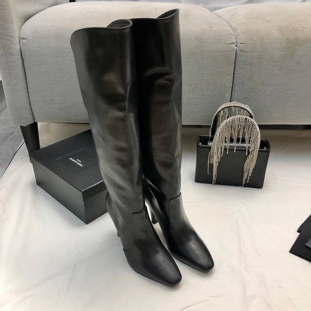 Saint Laurent YSL high-heeled boots. The latest fall/winter style, these boots