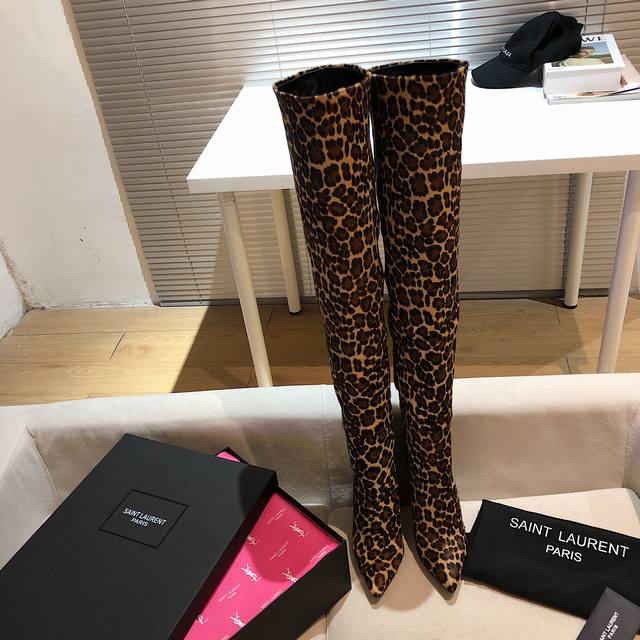 Saint Laurent YSL high-heeled boots. The natural folds on the upper perfectly s