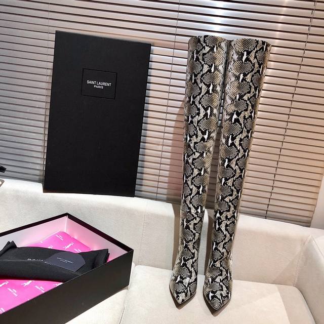 New super color: snake print, each pair of shoes must match the grain. Premium