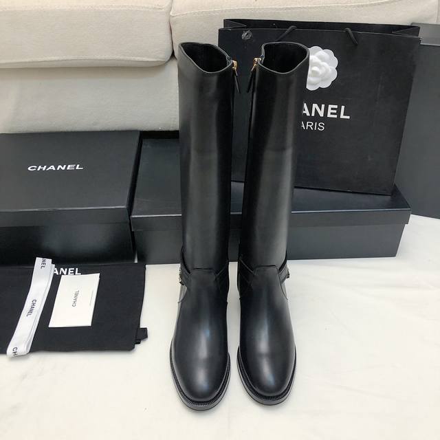Short and high Chanel Chanel autumn and winter hit chain boots Classic counter