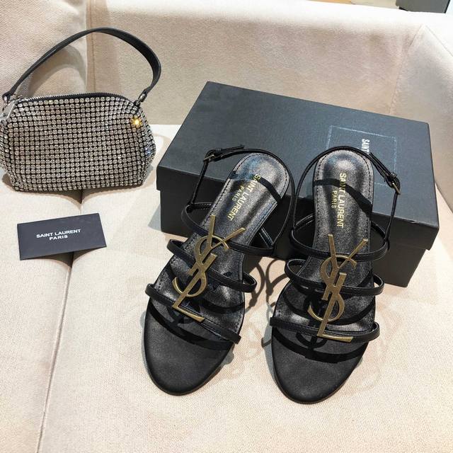 A timeless classic, a hot item at a fantastic price! Saint Laurent YSL's iconic