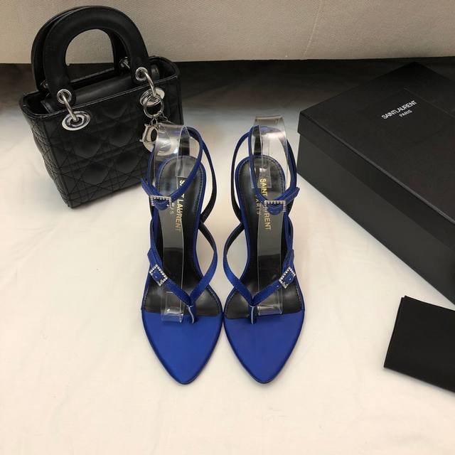 A summer hit! Yves Saint Laurent*'s new shoe style. Only YSL truly understands w