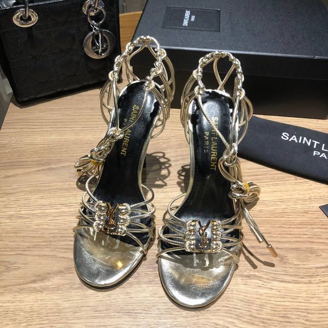 Saint Laurent Summer cool hit, shining brightly! Original mold letter buckle Ita