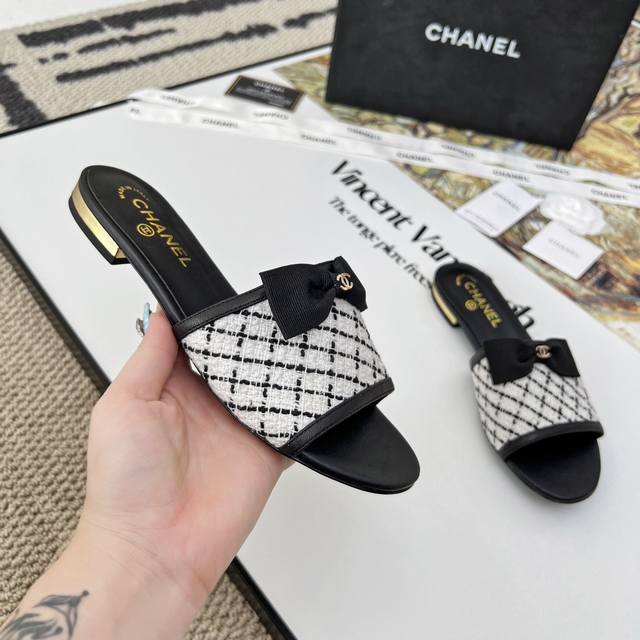 High-end Chanel sandals*