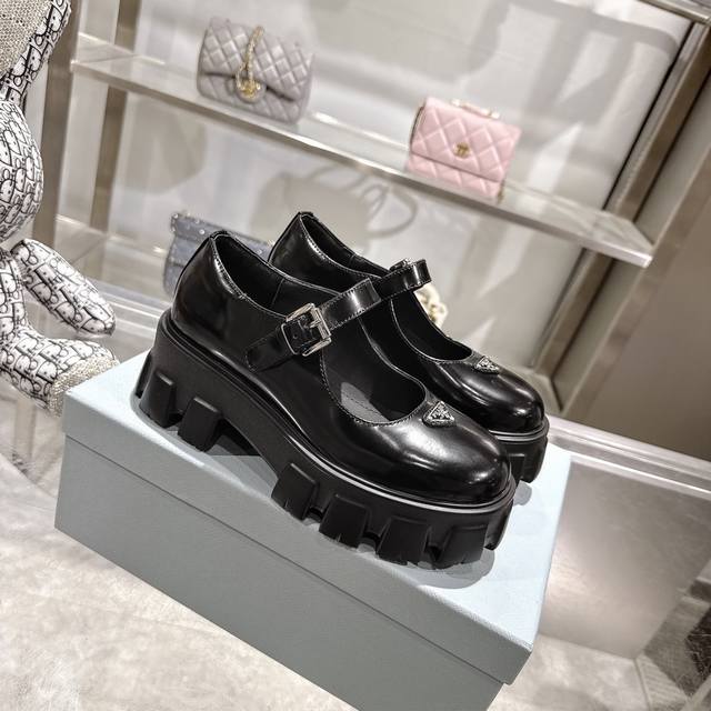 2025 New Prad Mary Jane Shoes Classic triangle buckle thick-soled loafers Top-gr