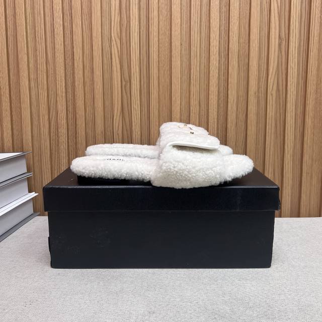 Chanel Chanel 2025 new autumn and winter lazy sheep real wool lazy slippers diam