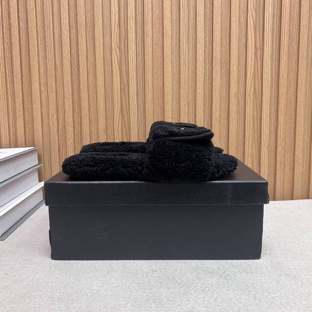 Chanel Chanel 2025 new autumn and winter lazy sheep real wool lazy slippers diam