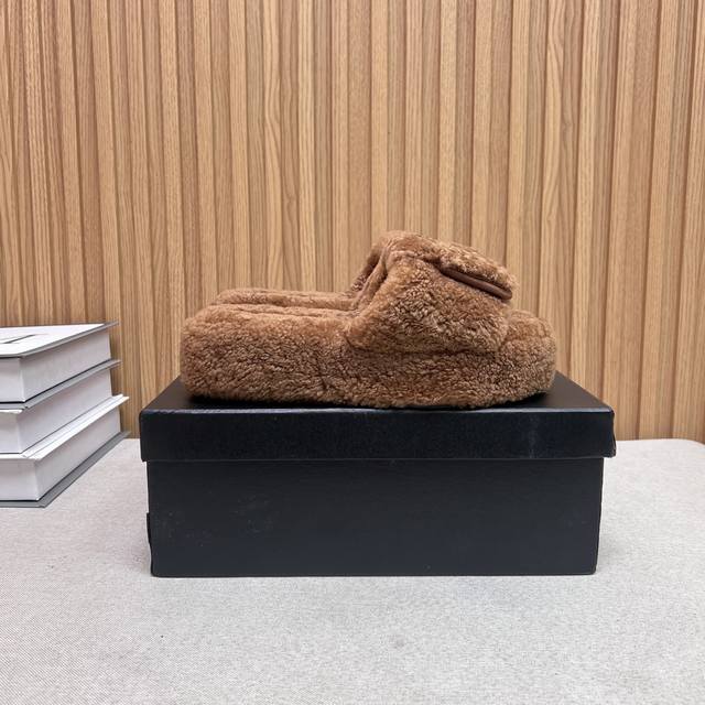 Chanel Chanel 2025 new autumn and winter lazy sheep real wool lazy slippers smal