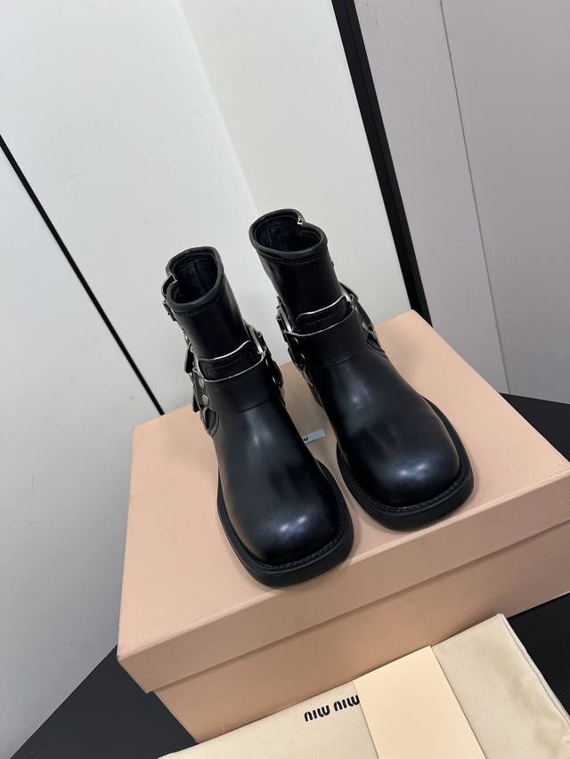 Miumiu Autumn and Winter Medela Series High Boots Miu series global limited edit