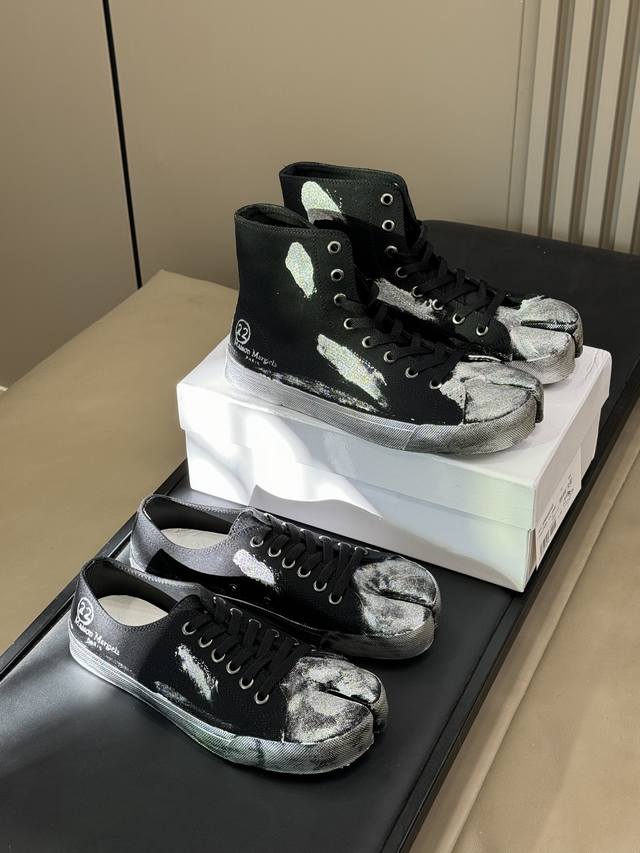 maisonmargiela Tabi split-toe canvas shoes 25Fw New ink-splashed Tabi high-top a