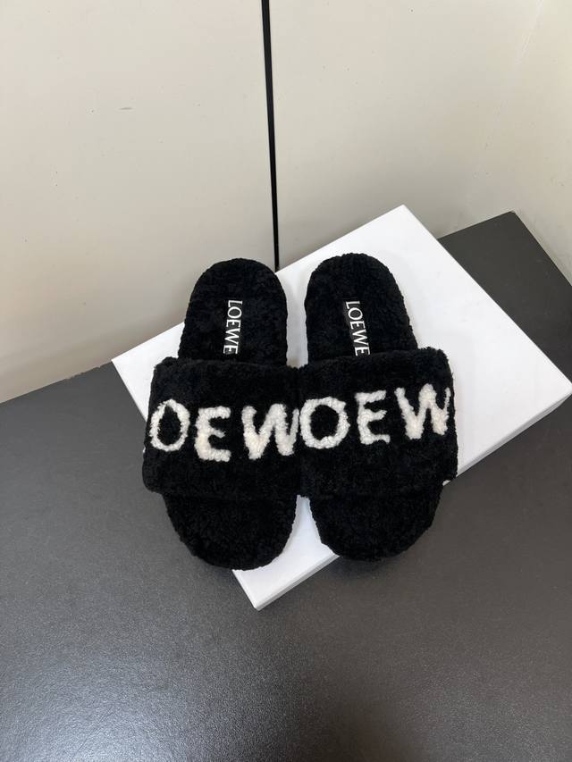 Loewe 25Ss new autumn and winter wool slippers . Ergonomic design disperses foo