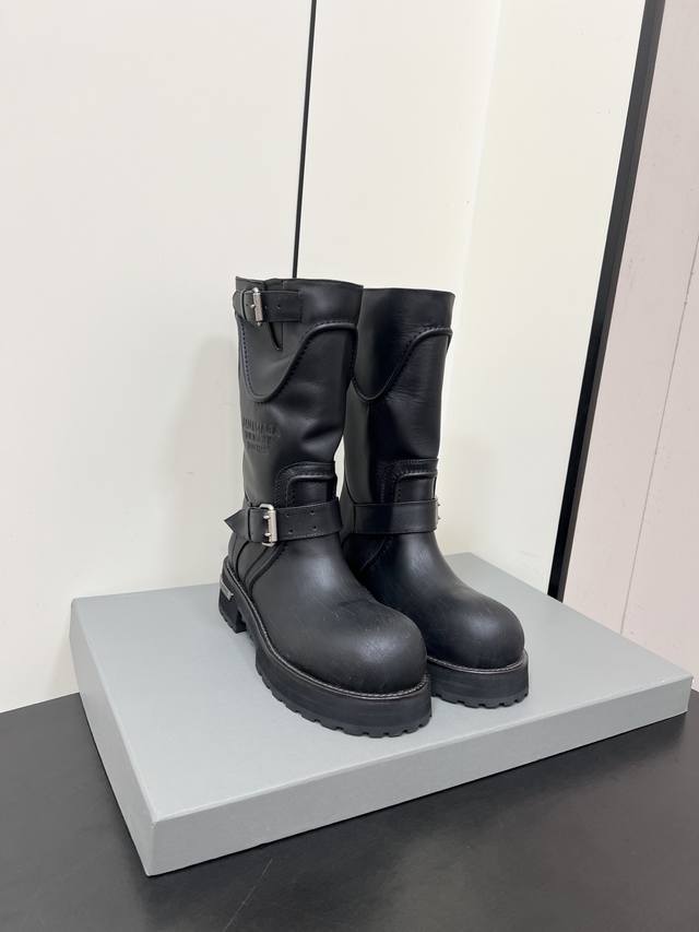 Men's Balenciaga Couple's Dark-Style Venom BootsA new fashion favorite! Impressi