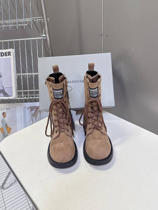 Men's Wear 10 Balenciaga's latest leather shoes, Martin boots, are recommended b