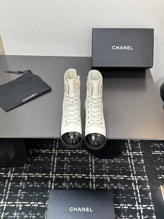 2025 Chanel ankle boots, a must-have for this autumn and winter season!! Chanel'