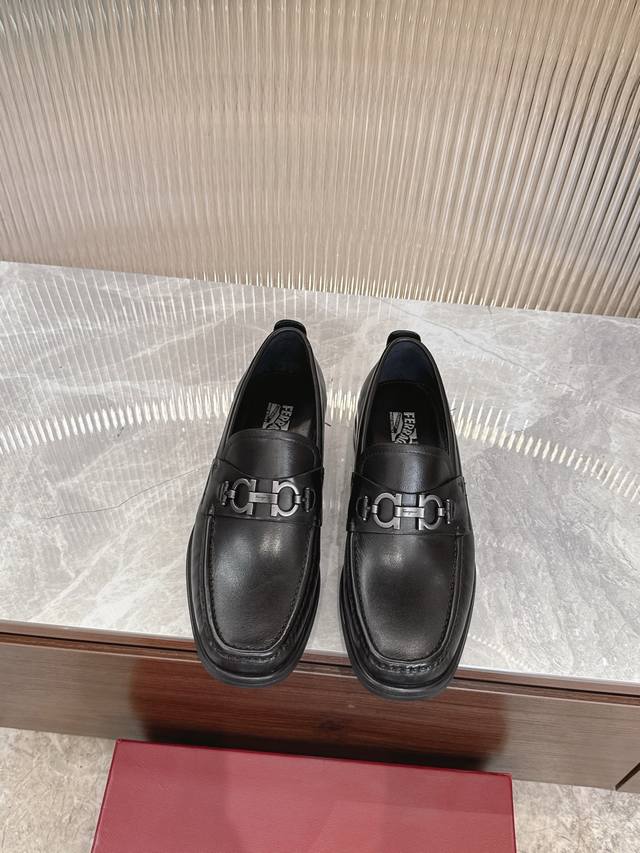 Factory direct price men's sports shoes, Ferragamo men's premium loafers, top qu