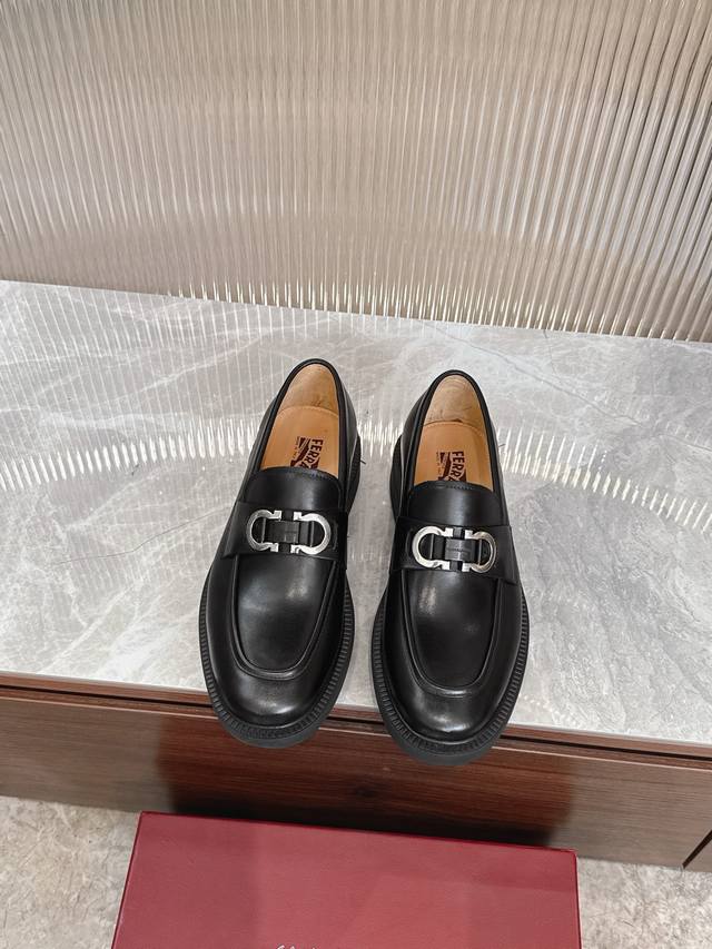 Factory direct price for men's sportswear, Ferragamo men's premium loafers, top