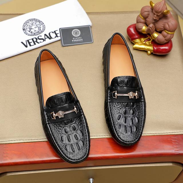 Factory direct price for women's sports shoes, original Versace men's new moccas
