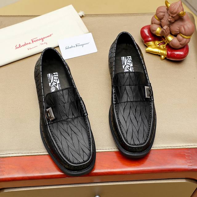 Factory direct price men's sportswear and athletic shoes, original Ferragamo [Fe