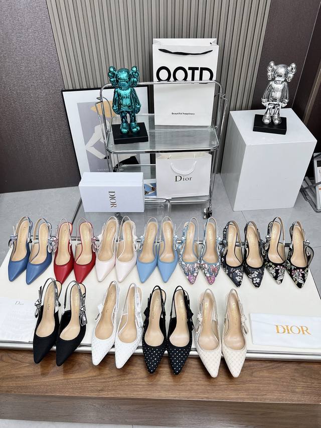 Factory direct women's shoes and sportswear original single item. Dior embroider