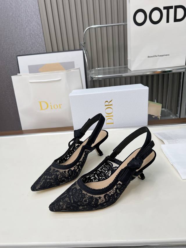 Factory direct price women's shoes and sportswear original single item. Dior emb