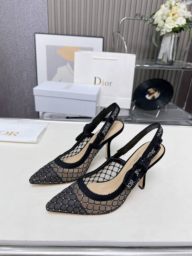Factory direct women's shoes and sportswear original single item. Dior embroider