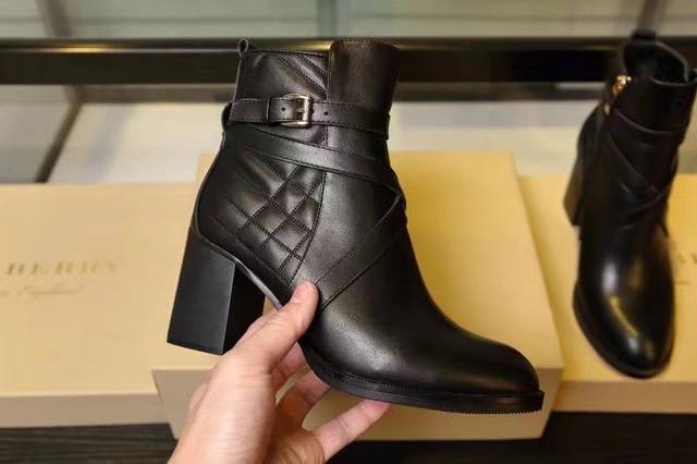 Factory direct women's shoes, sportswear, original Burberry equestrian-inspired