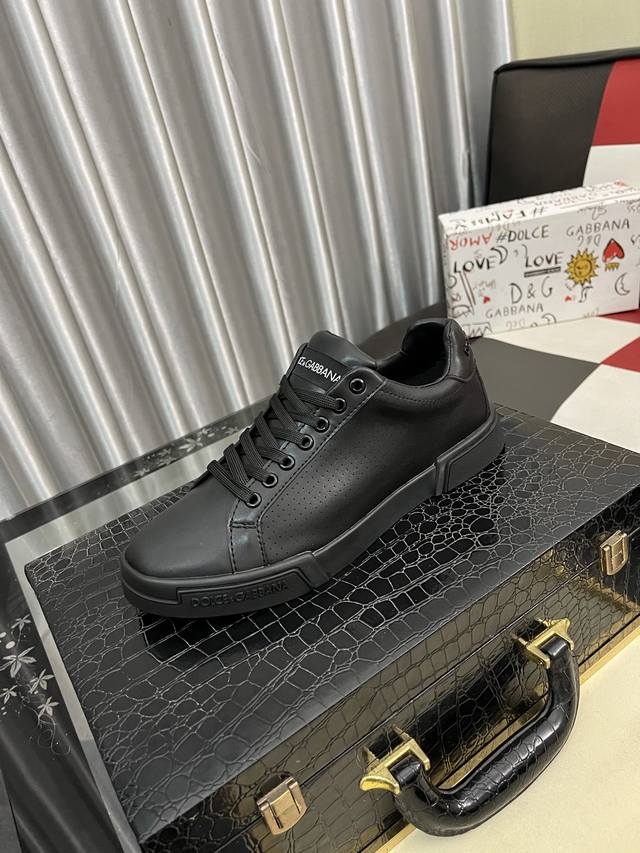 Factory direct price men's sports shoes original Dg