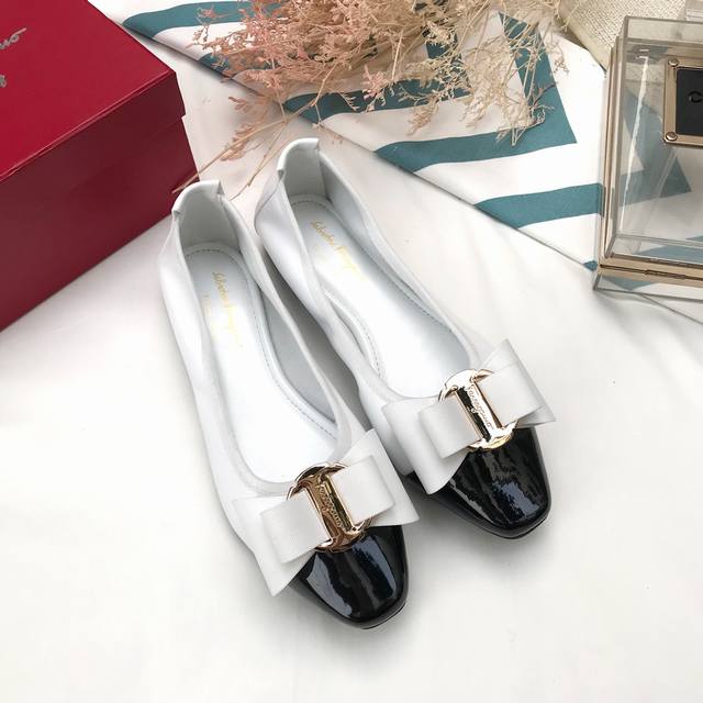 Factory direct women's sports shoes, Ferragamo driving slippers, made with impor