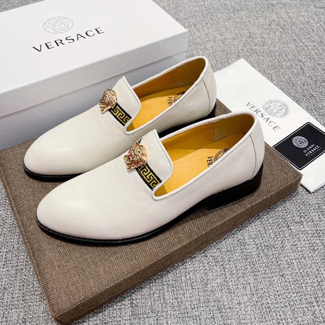 Factory direct price men's shoes, sportswear, original brand Versace, new busine