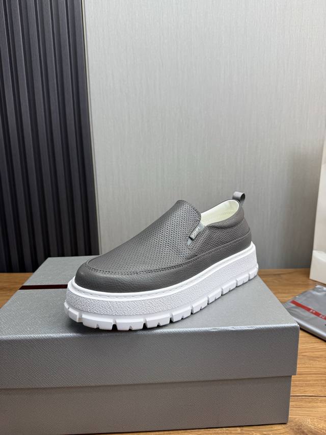 Factory direct price men's sports shoes, original quality, Prada men's shoes, be