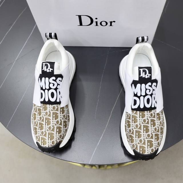 Factory direct price men's sports shoes original brand: Dior Standard size: 38-4