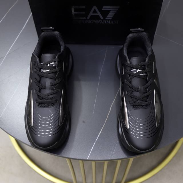 Factory direct price men's sports shoes original Brand: Armani Standard size: 39