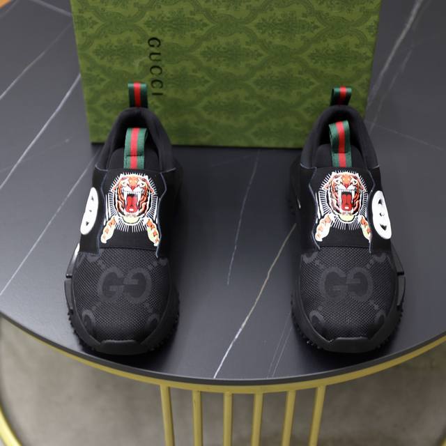 Factory direct price men's sports shoes original Brand: Gucci Standard size: 38-