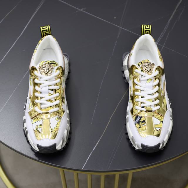 Factory direct price men's sports shoes original Brand: Versace Standard size: 3