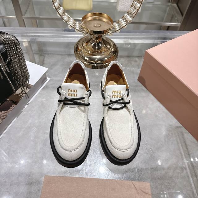 Factory Price P Women's Sports Shoes Original Single Miu Miu 2025 Runway New Loa