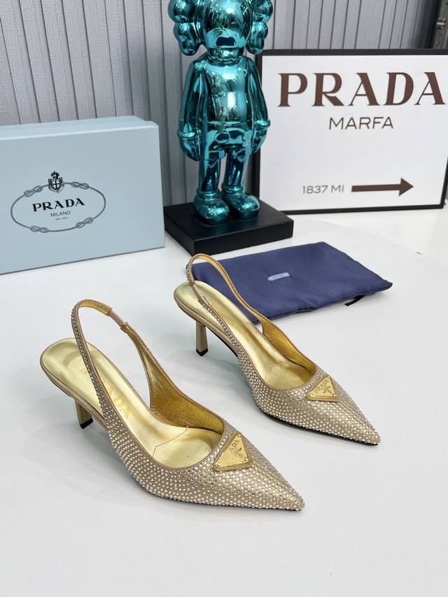 Factory direct women's clothing, shoes, sportswear, original single item. Prada'