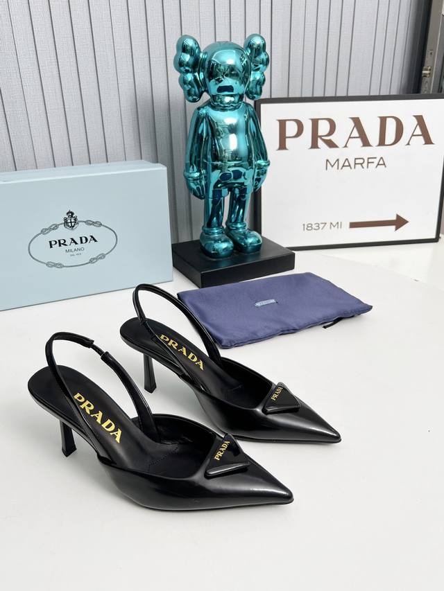Factory direct women's clothing, shoes, sportswear, original single item. Prada'