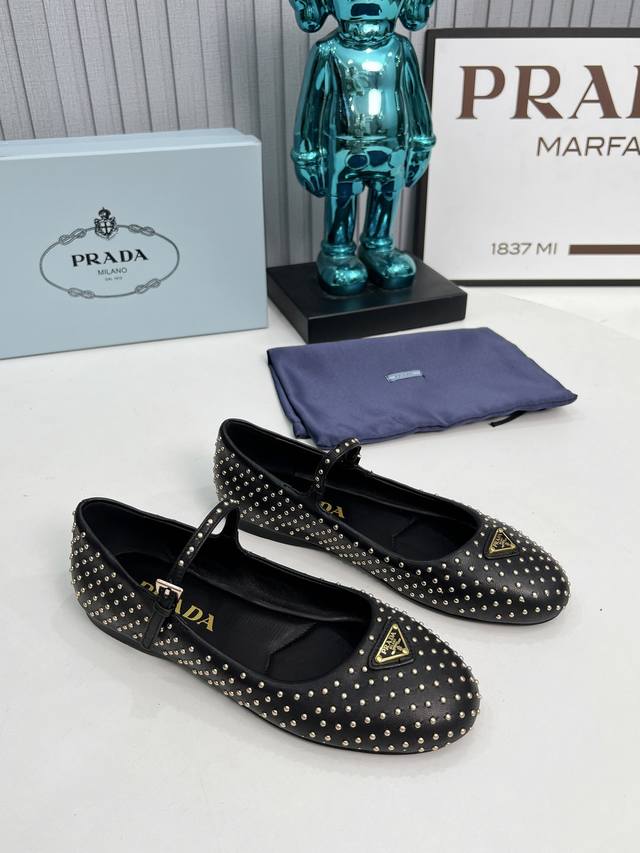 Factory direct women's clothing, shoes, sportswear, original single item. Prada'