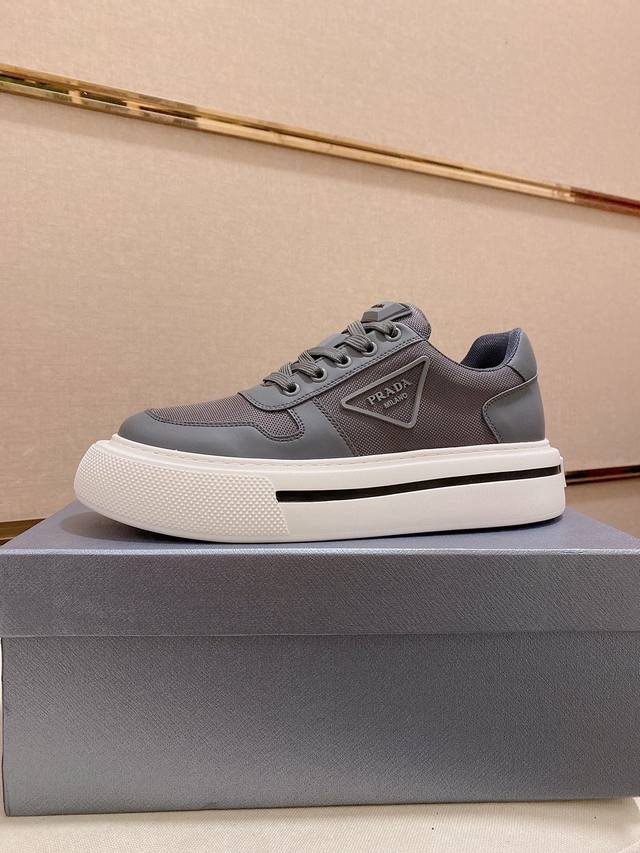 Factory direct price men's sports shoes, original high-quality new Prada shoes,